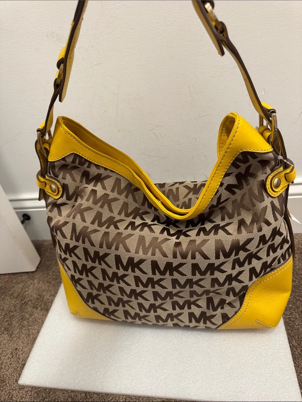 Michael Michael Kors millbrook large jacquard shoulder bag with yellow trim NWT